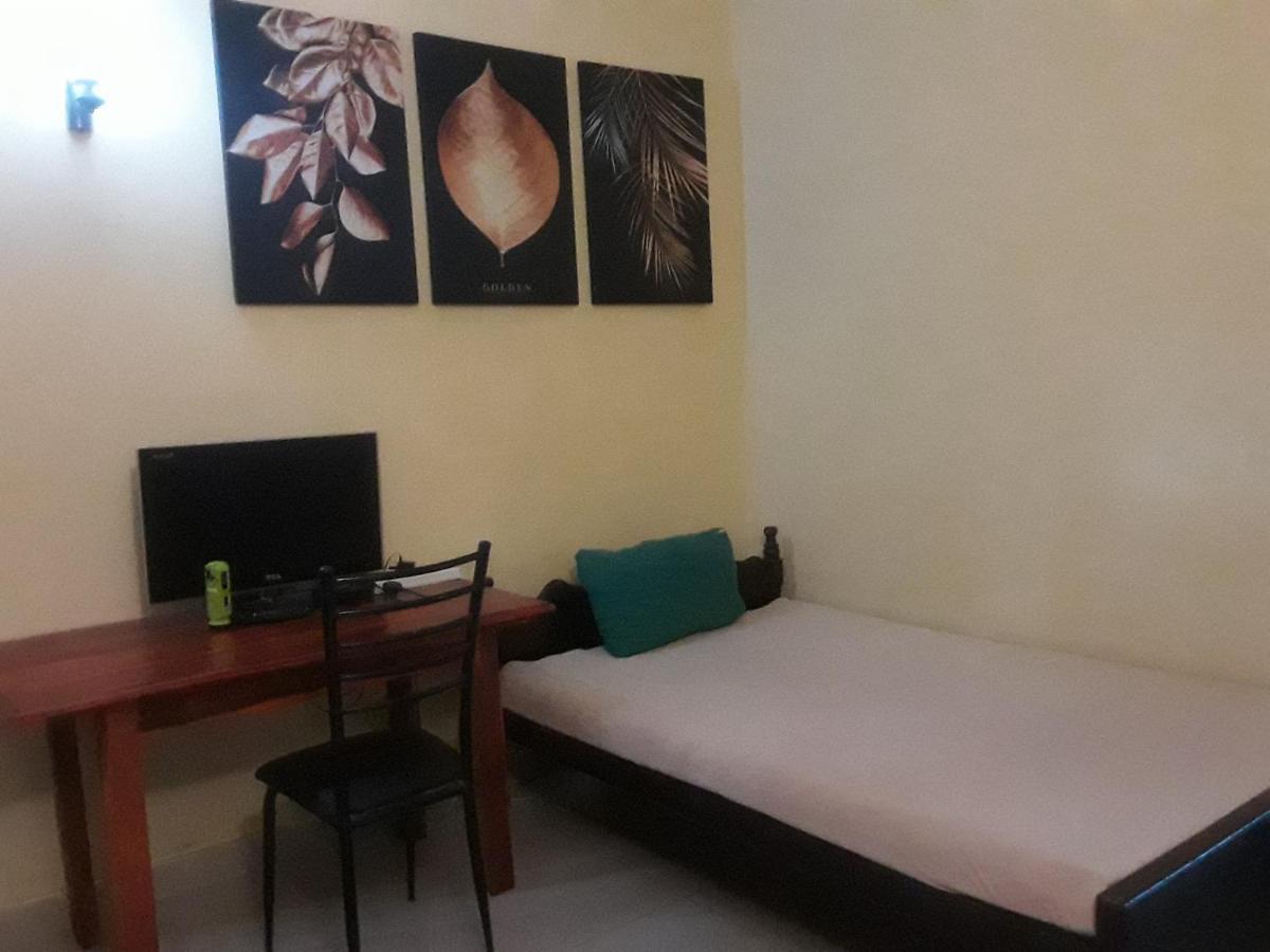 Hansika Guest Inn Buttala ภายนอก รูปภาพ