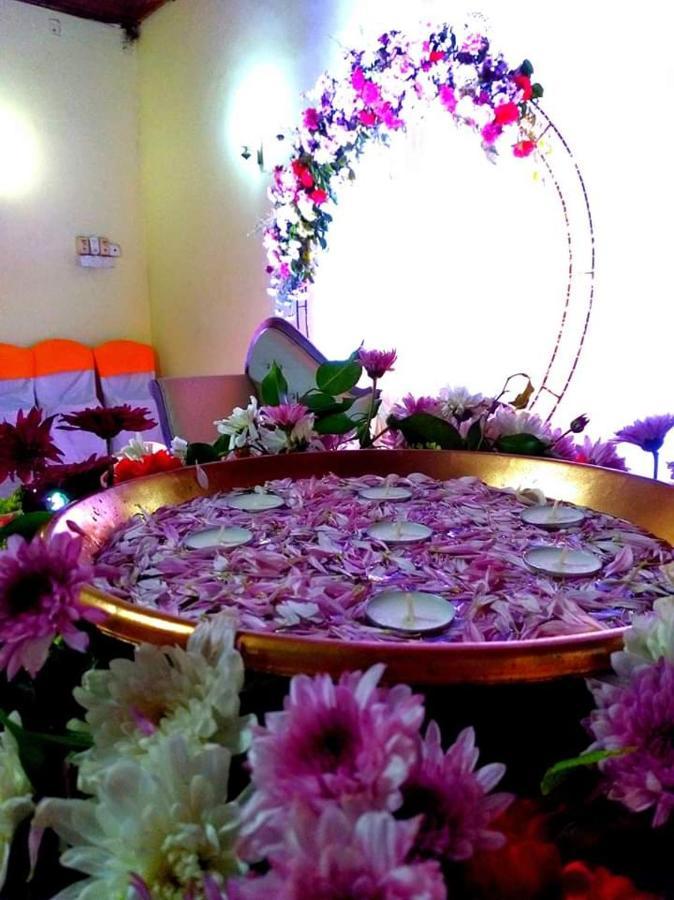 Hansika Guest Inn Buttala ภายนอก รูปภาพ